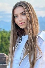 Natalia Chernihiv 1646357