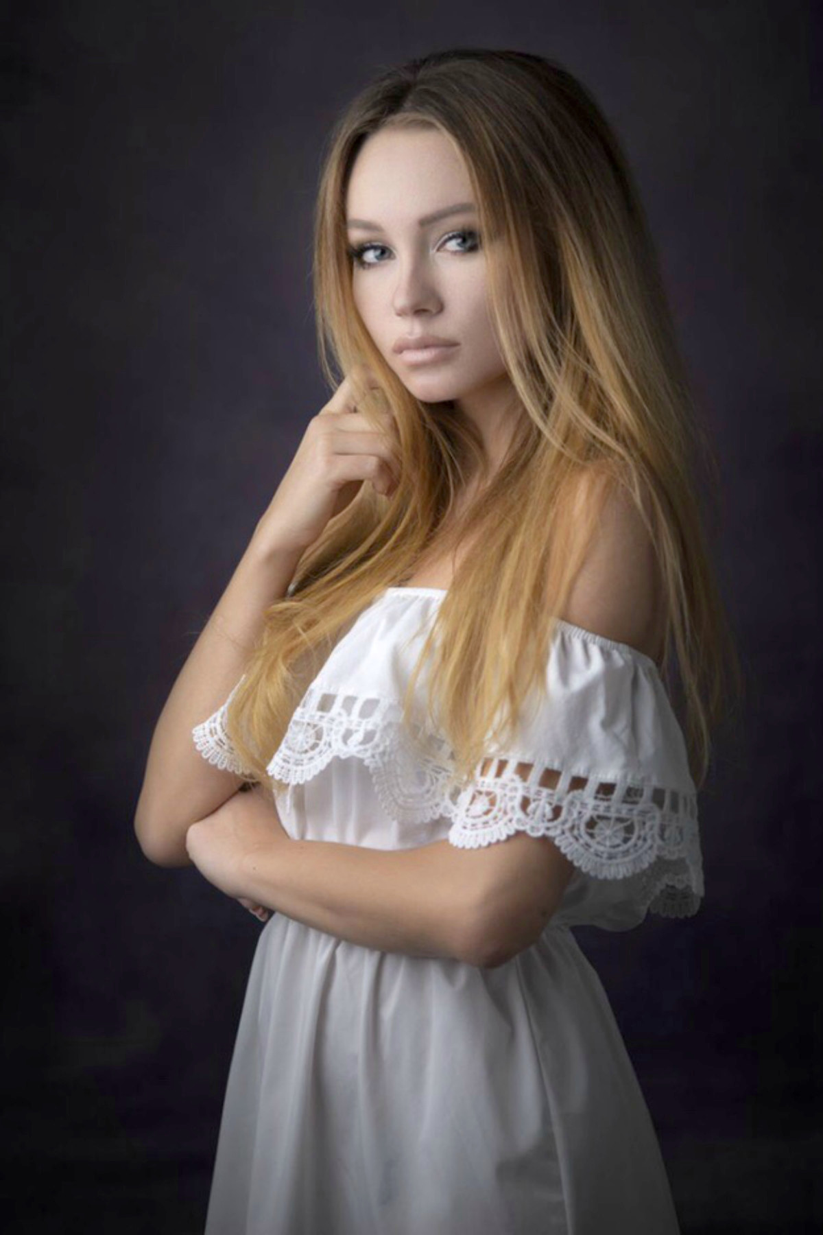 Date Ukrainian Women Dasha, age 35 with ID: 584200